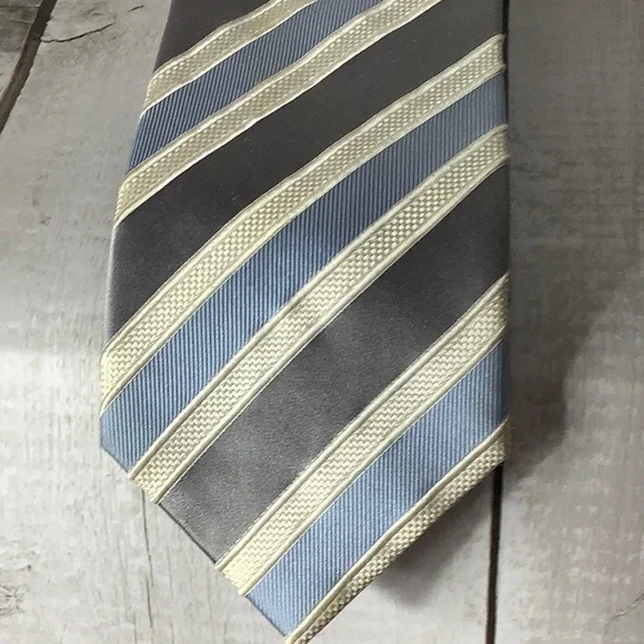 Donald Trump Gray and Cream Striped Ties Set - Picture 5 of 6